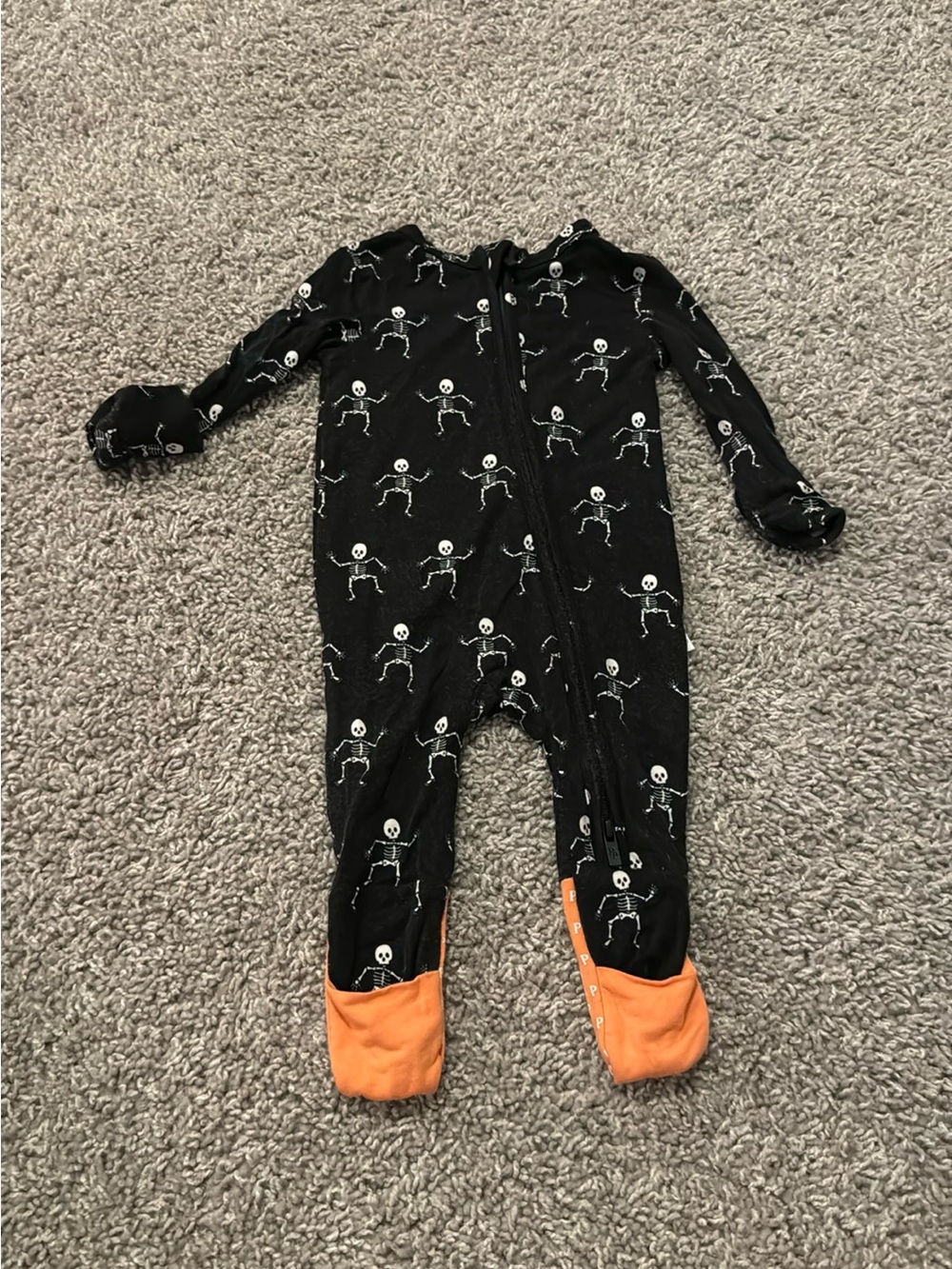 Posh peanut skeleton Halloween zippy